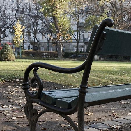 شقة Karolyi Garden | Hostaid بودابست المظهر الخارجي الصورة
