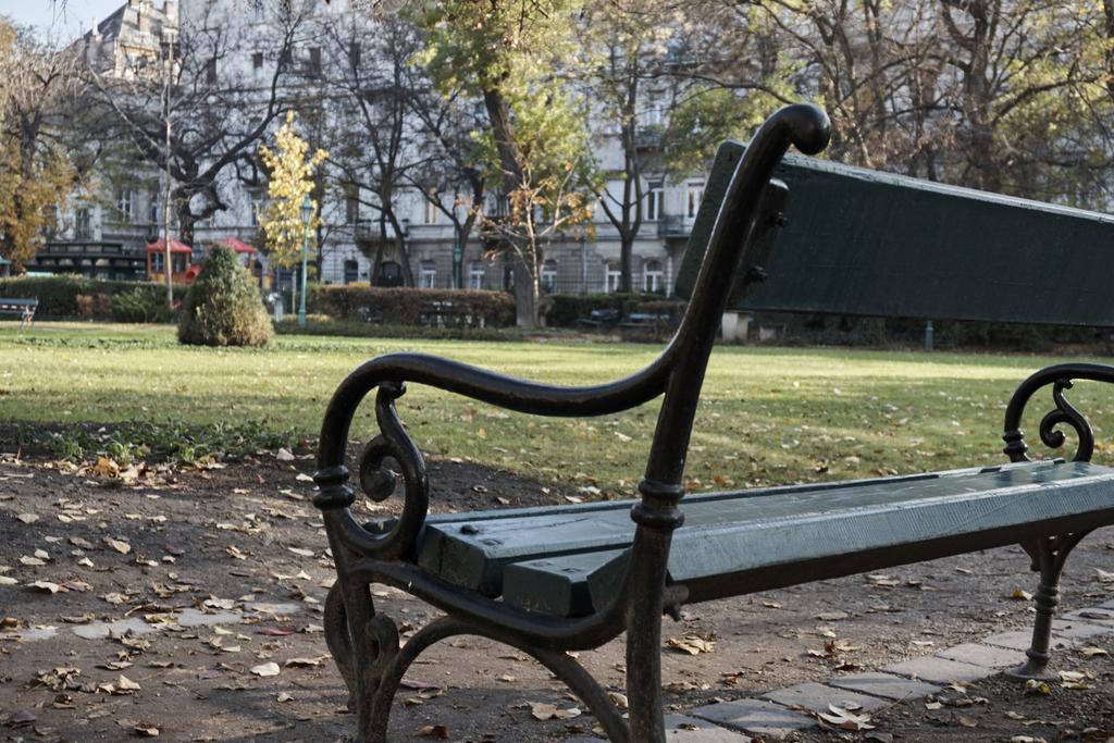 شقة Karolyi Garden | Hostaid بودابست المظهر الخارجي الصورة